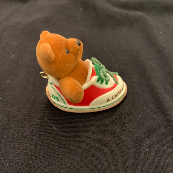 1985 Hallmark Keepsake Ornament Child's Third Christmas in Box Collectable - Picture 4 of 9